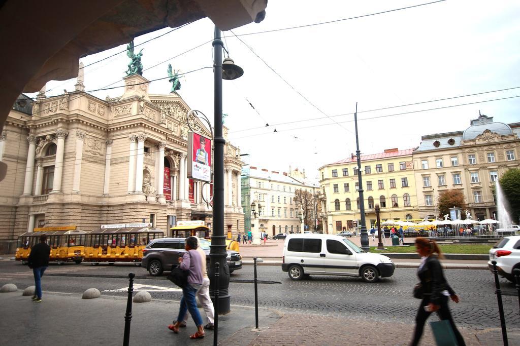 Romantic In Lviv 500M From Opera Экстерьер фото