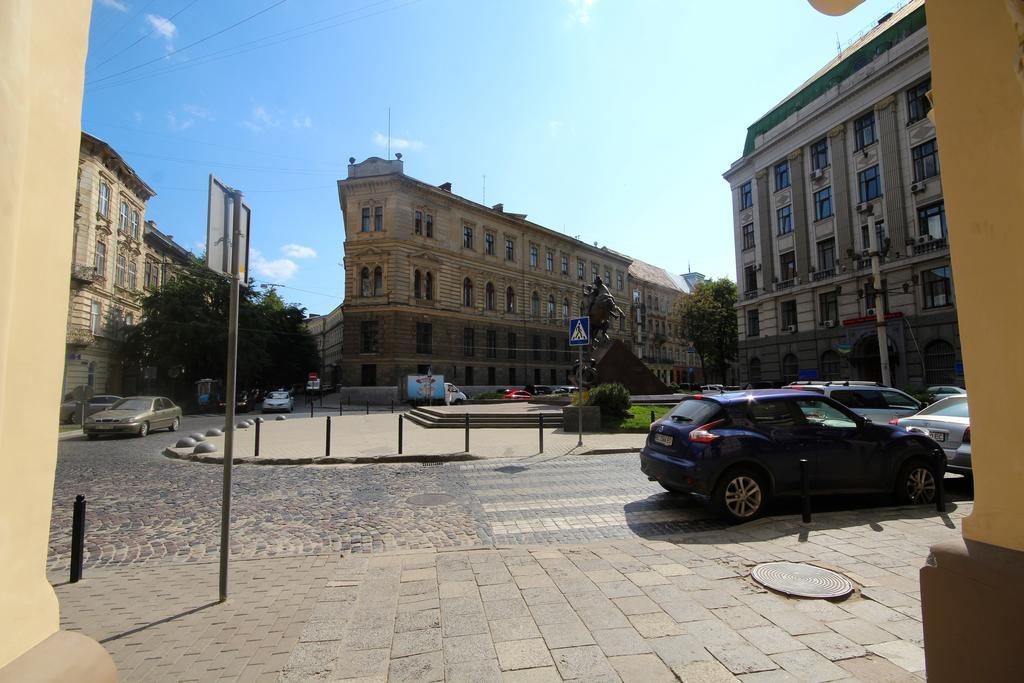 Romantic In Lviv 500M From Opera Экстерьер фото
